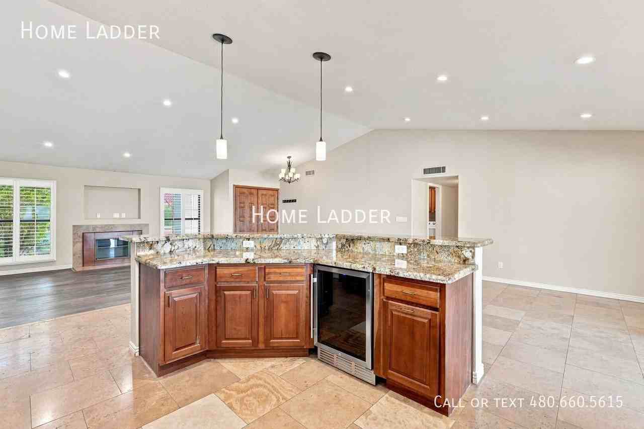 1442 N El Camino Dr - Photo 4 of 36
