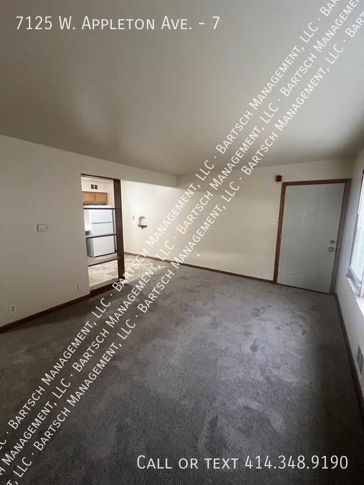 7125 W Appleton Ave #7 - Photo 2 of 9