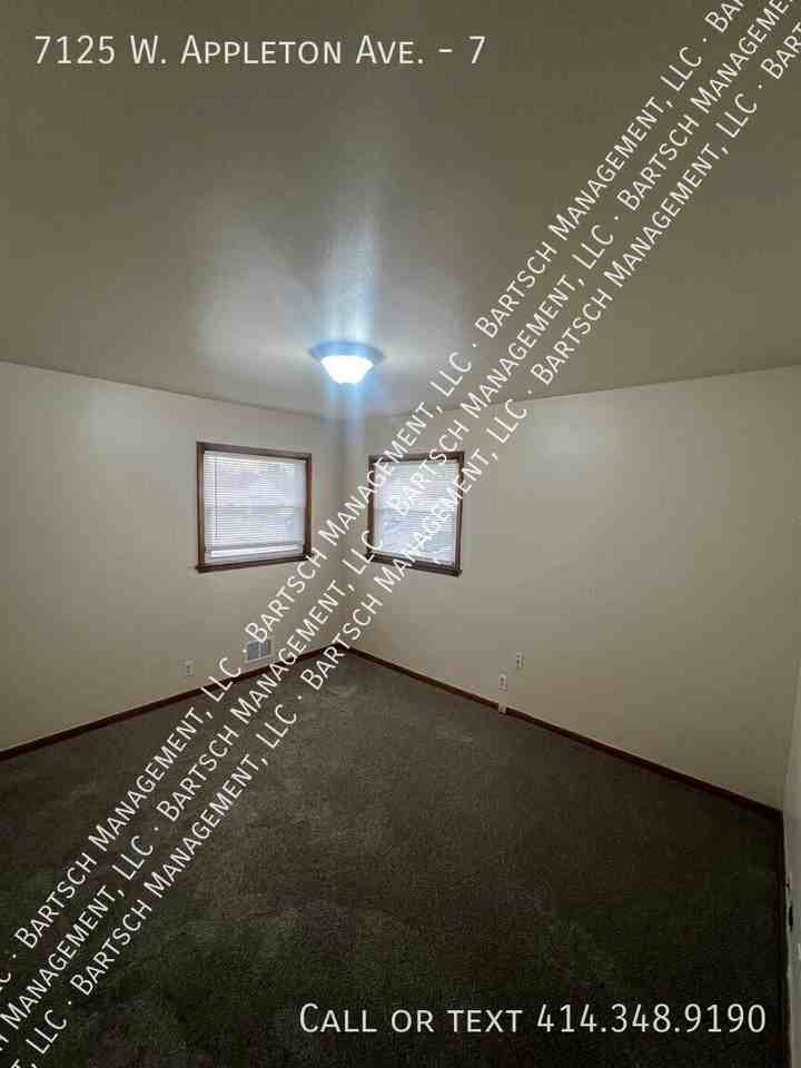 7125 W Appleton Ave #7 - Photo 6 of 9