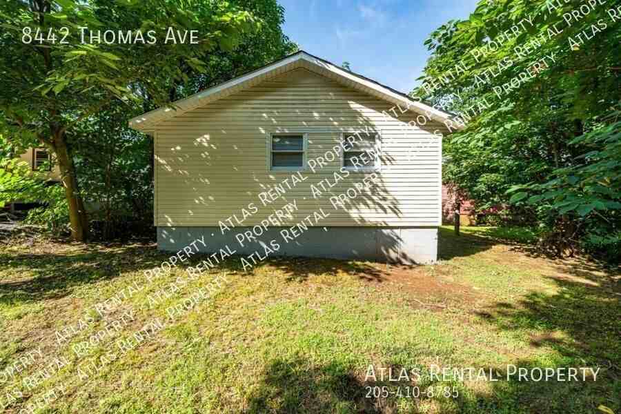 8442 Thomas Ave - Photo 3 of 17