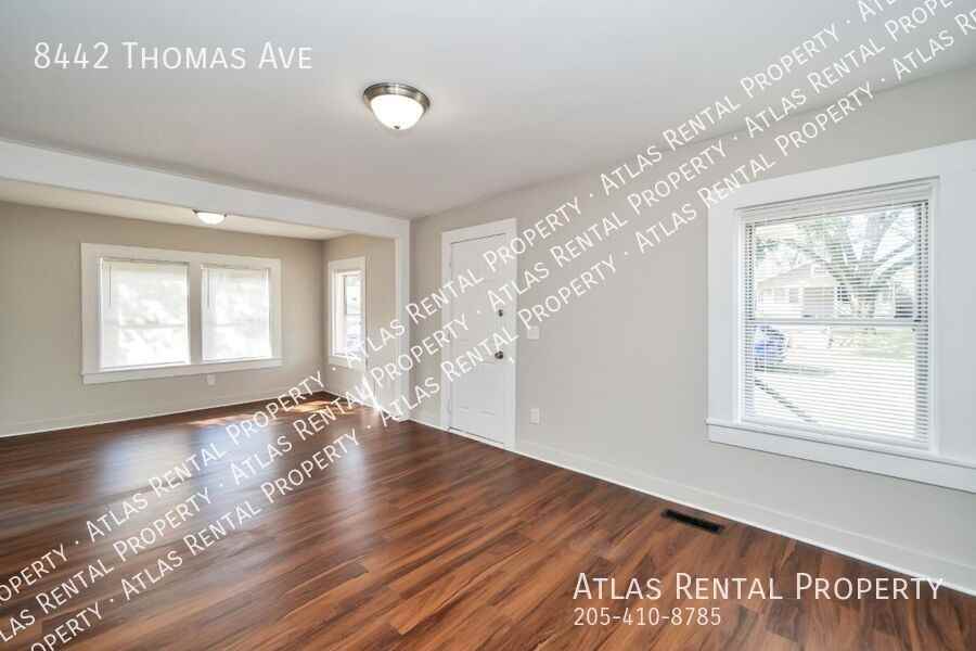 8442 Thomas Ave - Photo 5 of 17