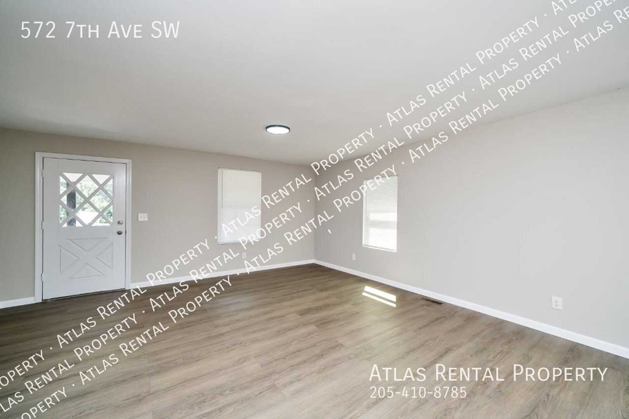 572 7th Ave Sw - Photo 5 of 22