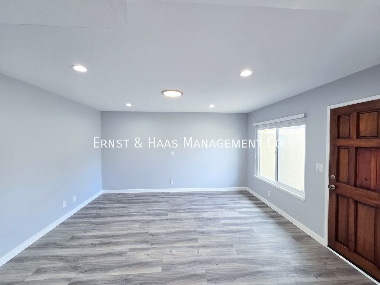 12526 Cuesta Dr - Photo 4 of 23