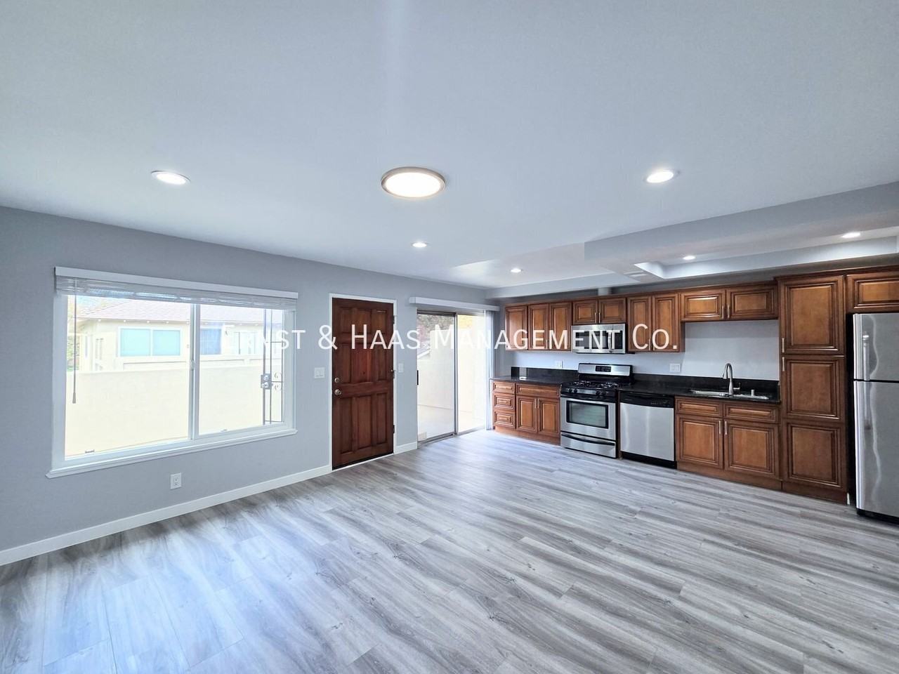 12526 Cuesta Dr - Photo 6 of 23