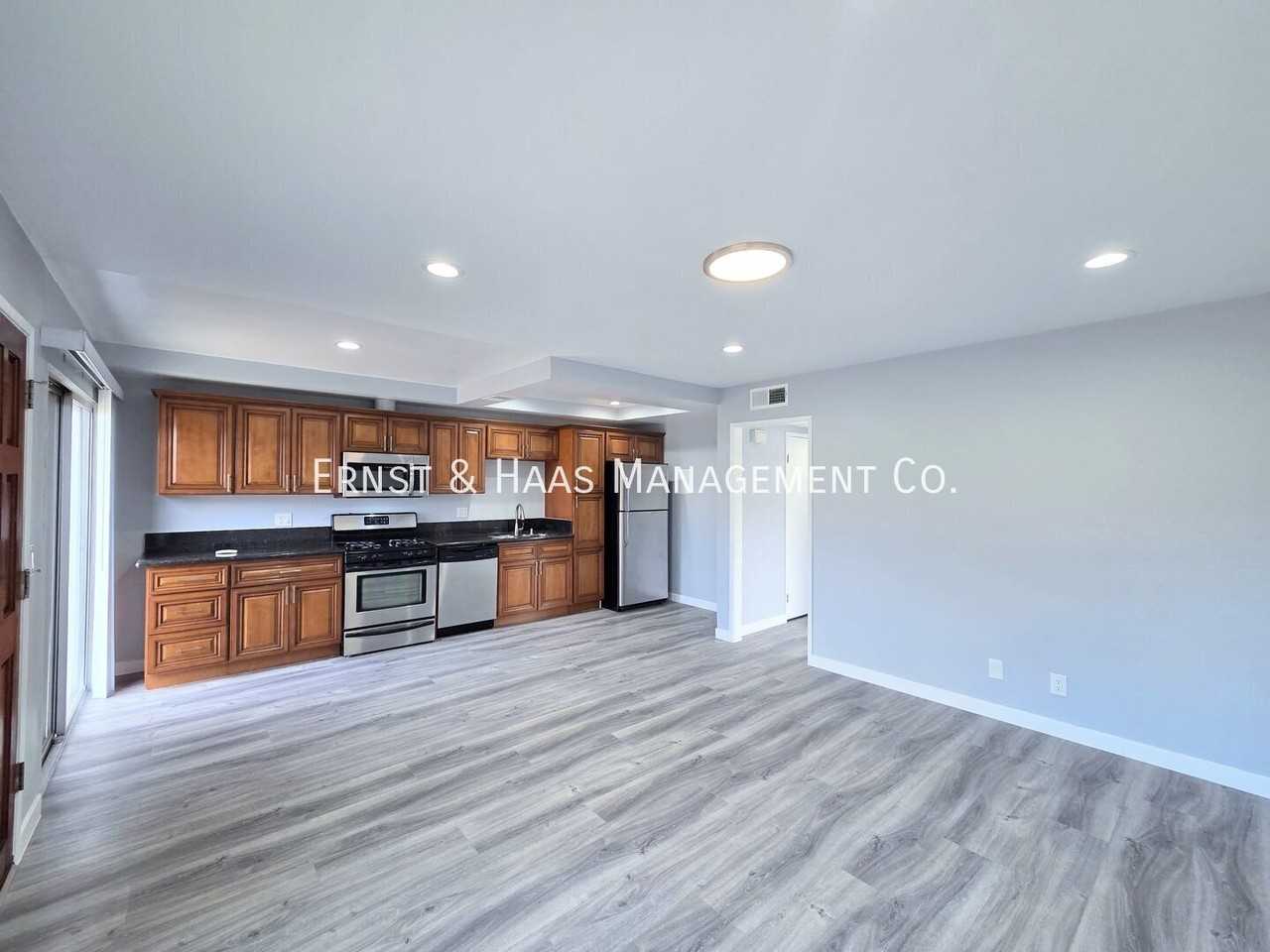 12526 Cuesta Dr - Photo 7 of 23