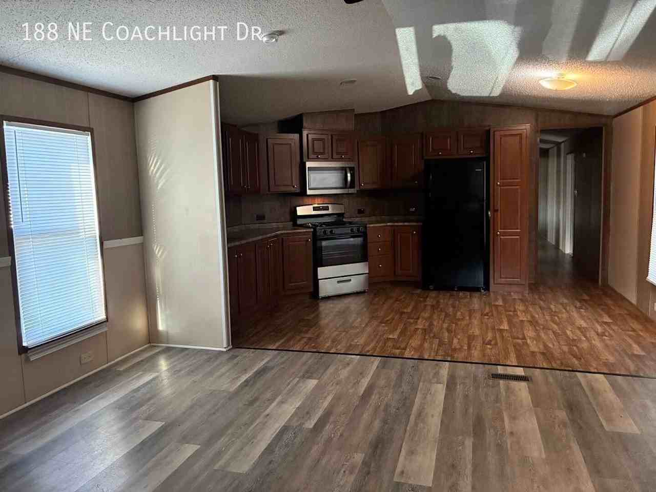 188 Ne Coachlight Dr - Photo 4 of 20