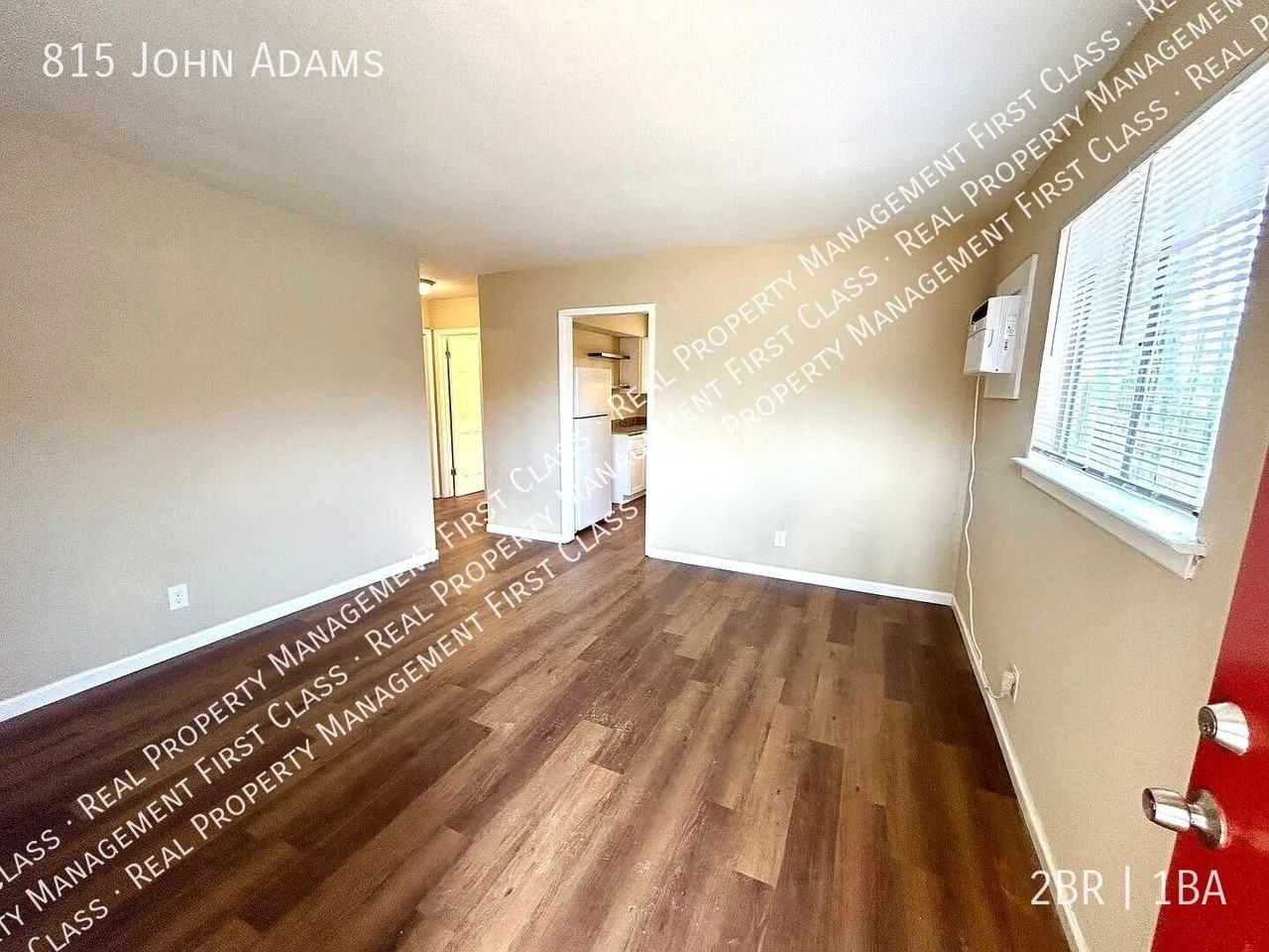 815 John Adams Dr - Photo 5 of 9