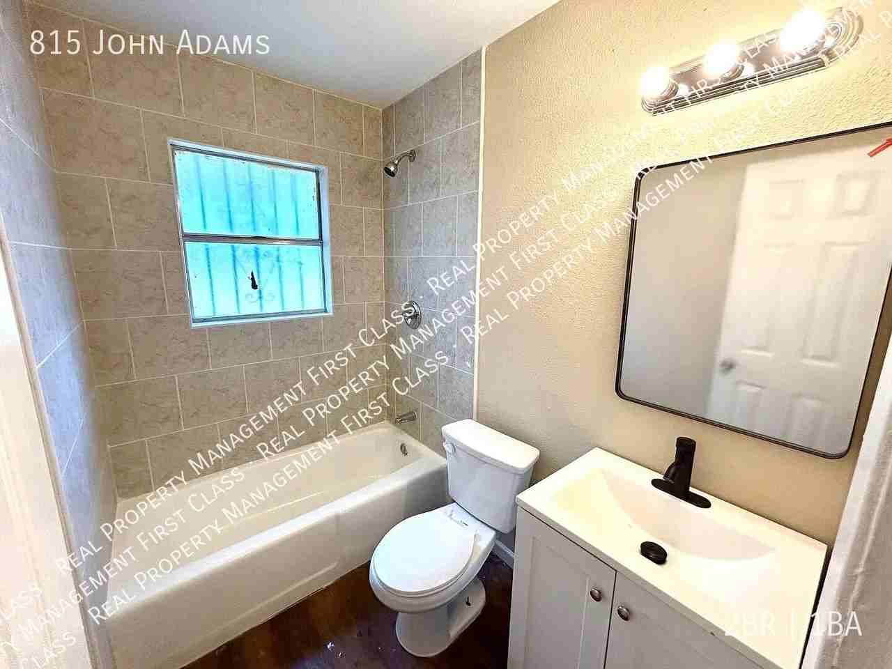 815 John Adams Dr - Photo 6 of 9