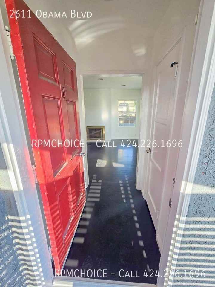 2611 Obama Blvd - Photo 3 of 47