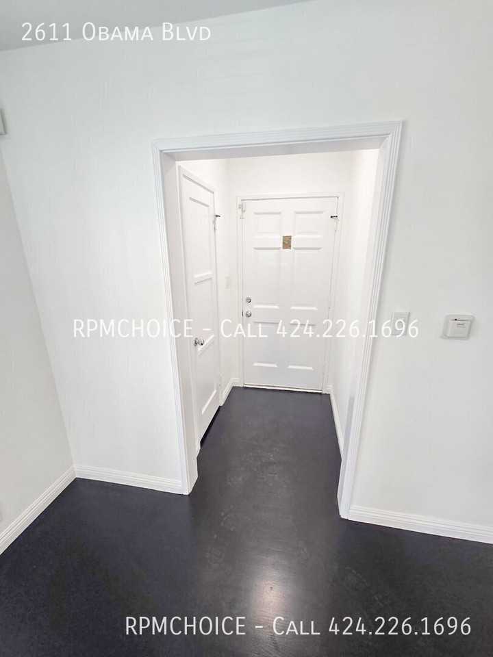 2611 Obama Blvd - Photo 4 of 47