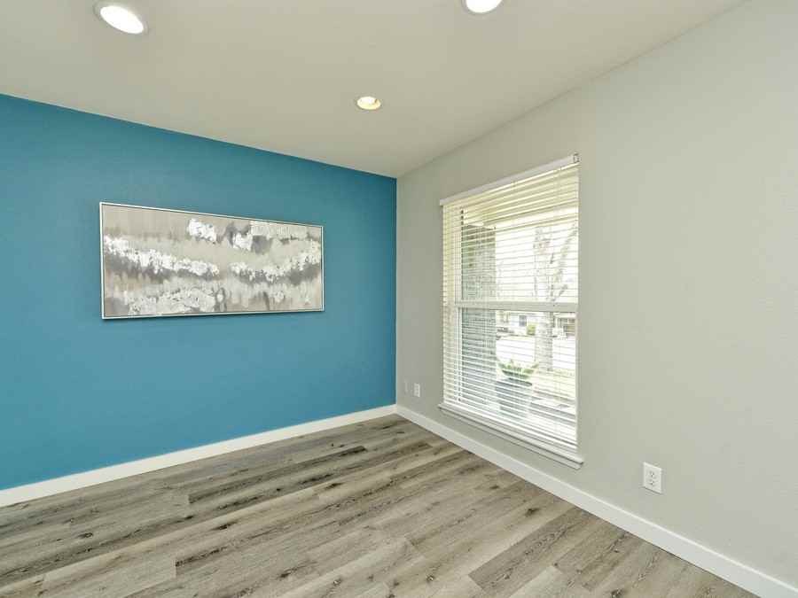 1601 Elmira Rd - Photo 5 of 29