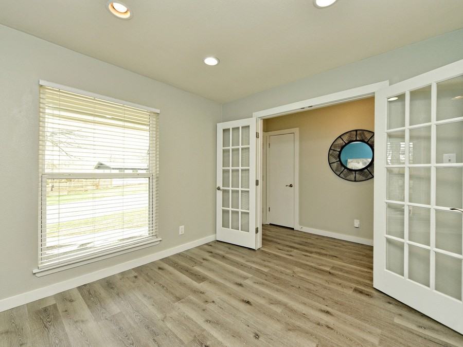 1601 Elmira Rd - Photo 6 of 29