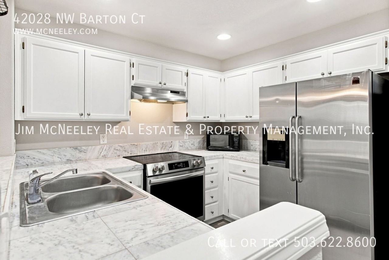 42028 Nw Barton Ct - Photo 3 of 26