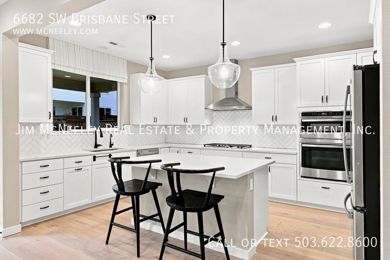 6682 Sw Brisband St - Photo 2 of 34