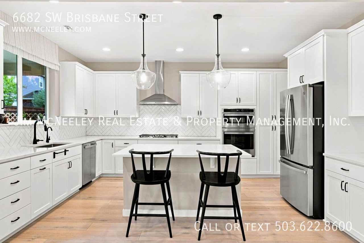 6682 Sw Brisband St - Photo 3 of 34
