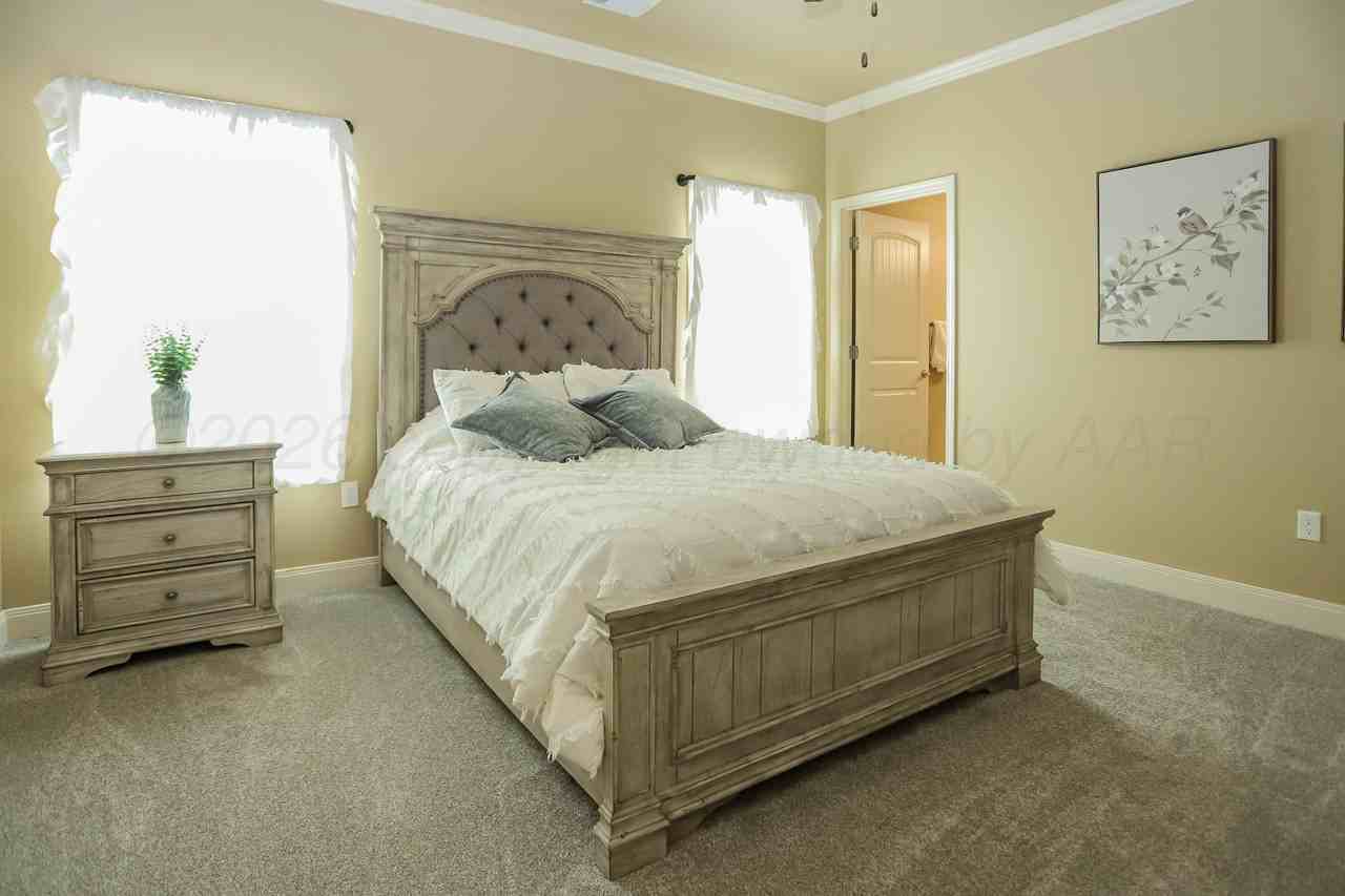 4913 Gloster St - Photo 6 of 14