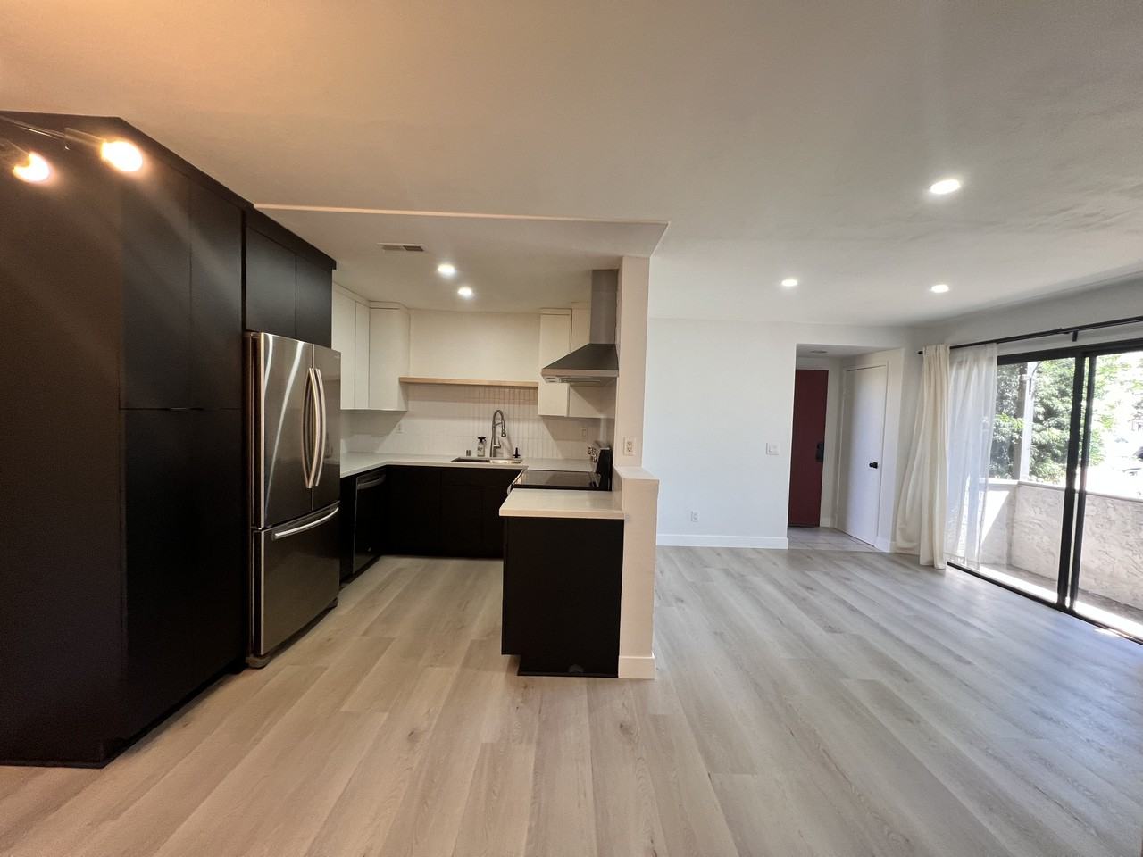 3784 Pershing Avenue - 1Unit 1 #1 - Photo 5 of 18