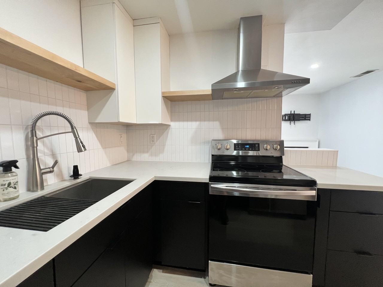 3784 Pershing Avenue - 1Unit 1 #1 - Photo 6 of 18