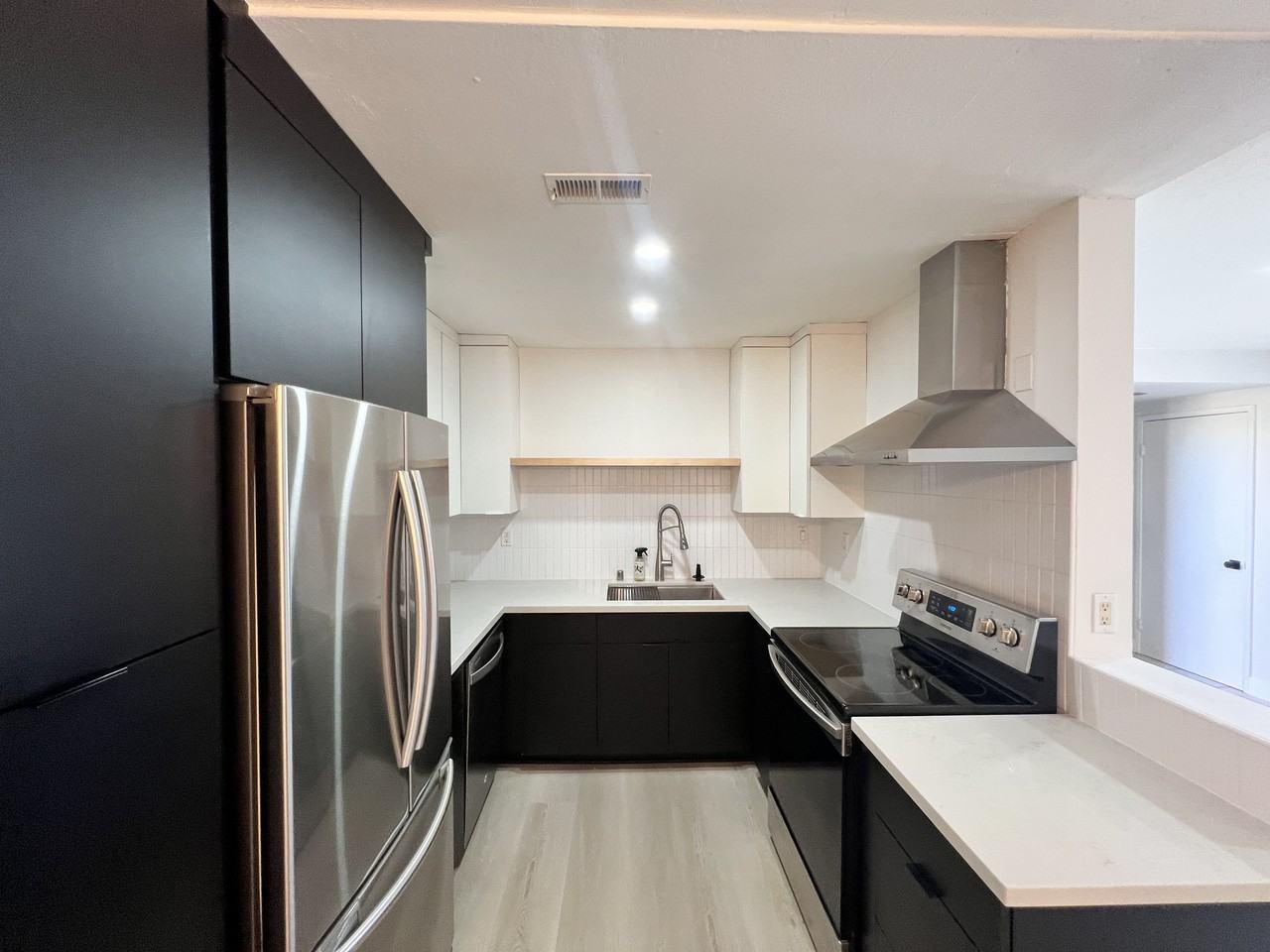 3784 Pershing Avenue - 1Unit 1 #1 - Photo 7 of 18