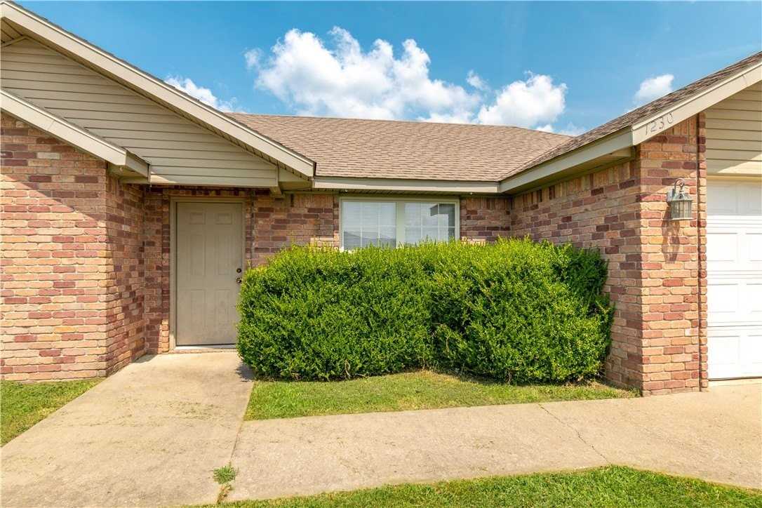 1230 Bo Ln - Photo 3 of 17