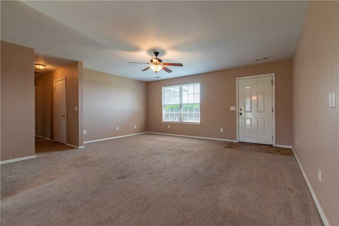 1230 Bo Ln - Photo 5 of 17