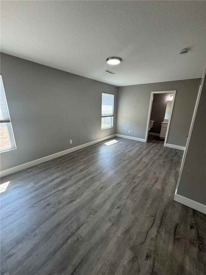 2729 Lenox Ct - Photo 7 of 17