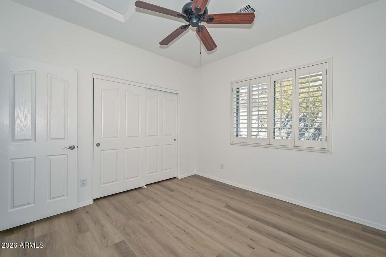 2505 S 117th Ave - Photo 4 of 48
