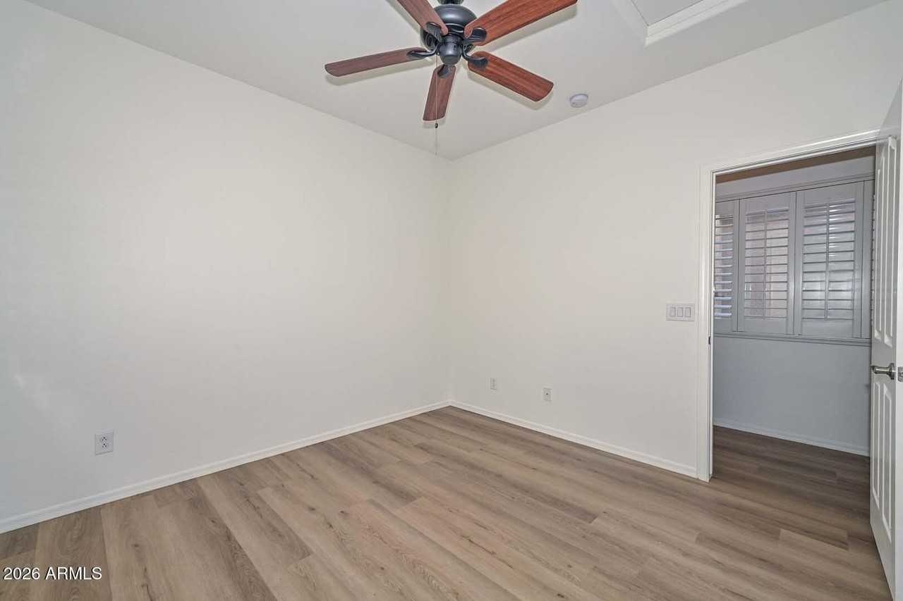 2505 S 117th Ave - Photo 5 of 48