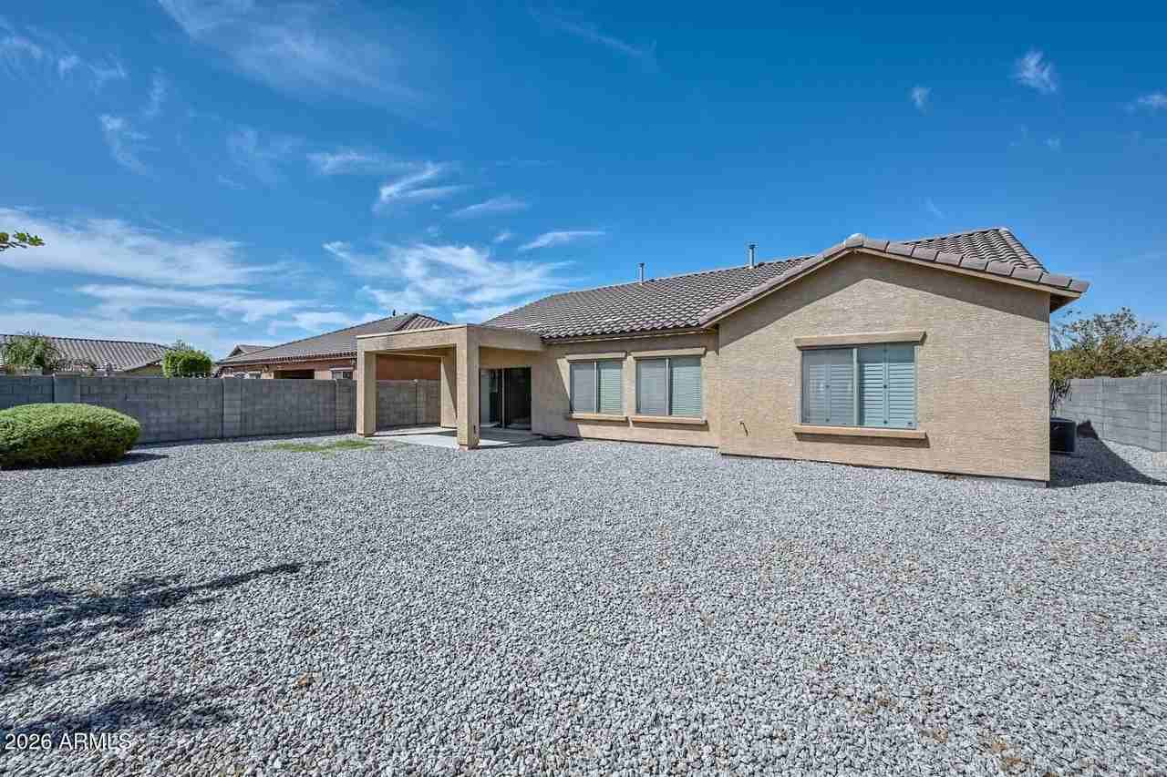 2505 S 117th Ave - Photo 7 of 48
