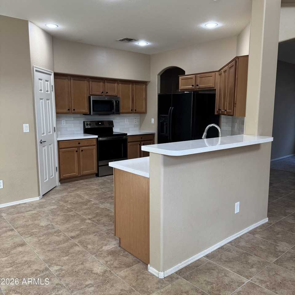 10281 W Carlota Ln - Photo 7 of 32