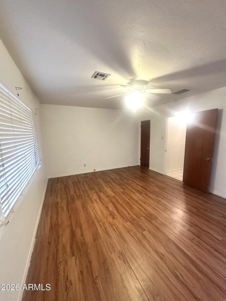 801 N Gilbert Ave - Photo 7 of 20