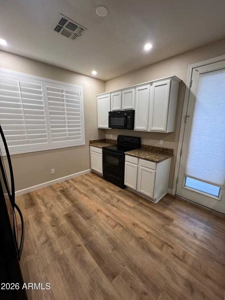 5343 E Holmes Ave - Photo 7 of 31