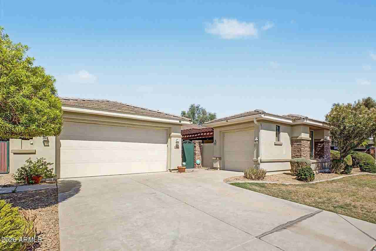 4313 N 161st Ave - Photo 4 of 43