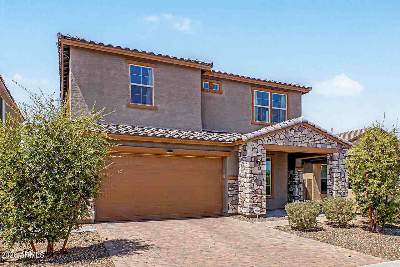 5066 N 79th Ln - Photo 2 of 37