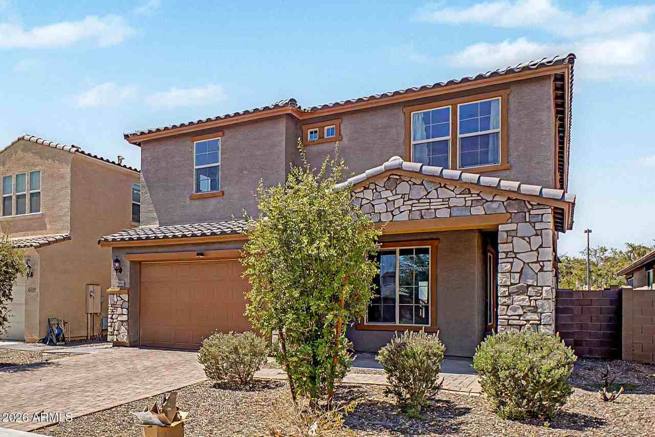 5066 N 79th Ln - Photo 4 of 37