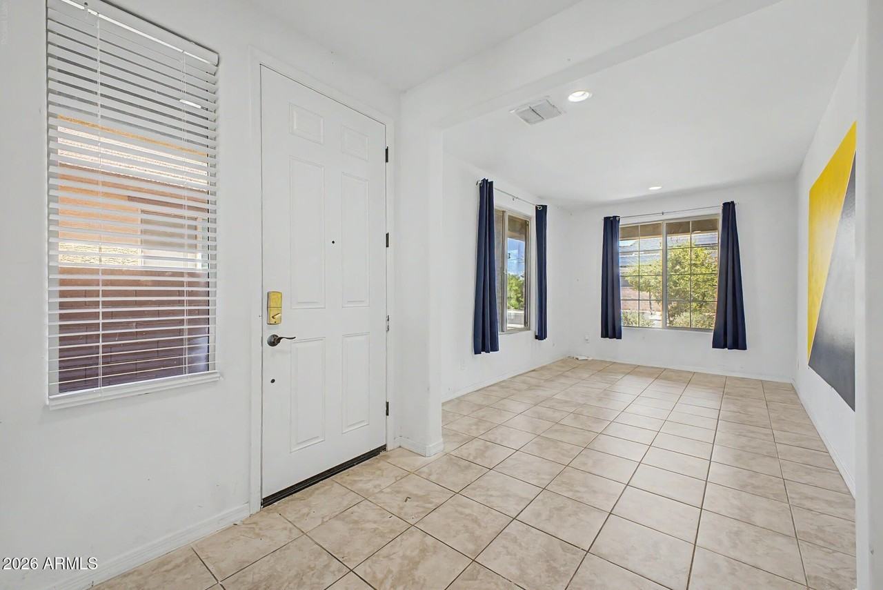 5066 N 79th Ln - Photo 5 of 37