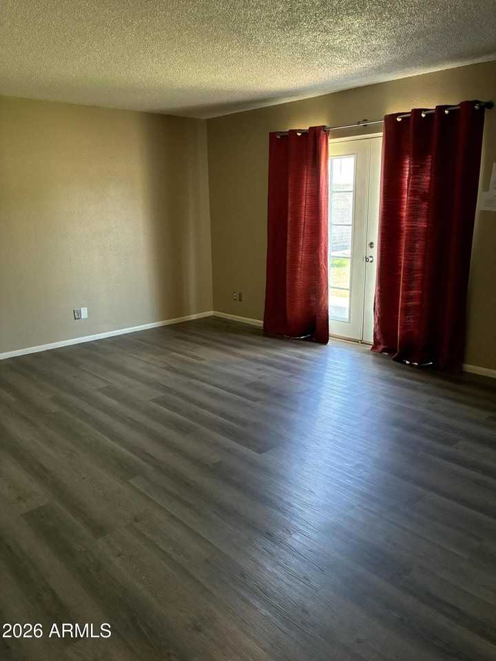 7314 E Polk St - Photo 3 of 17