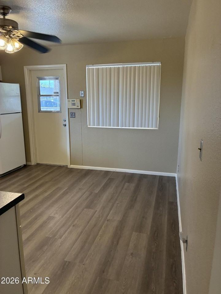 7314 E Polk St - Photo 5 of 17