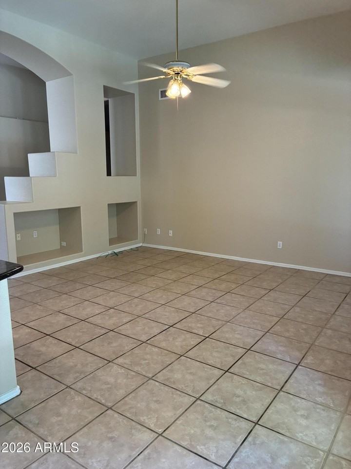 3170 W Drake St - Photo 5 of 19
