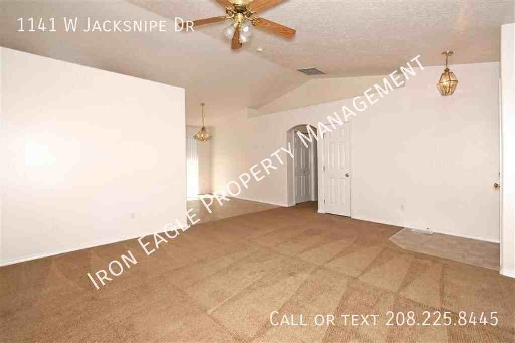 1141 W Jacksnipe Dr - Photo 4 of 10