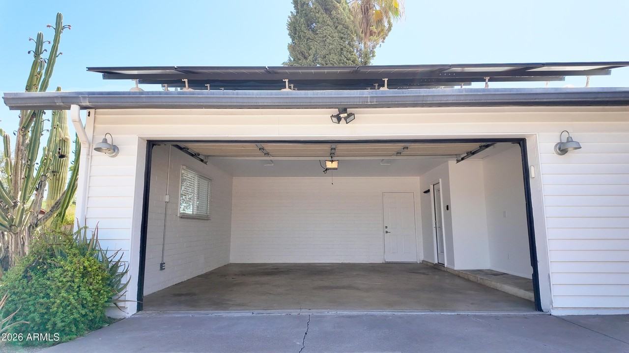 8637 E Keim Dr - Photo 3 of 18