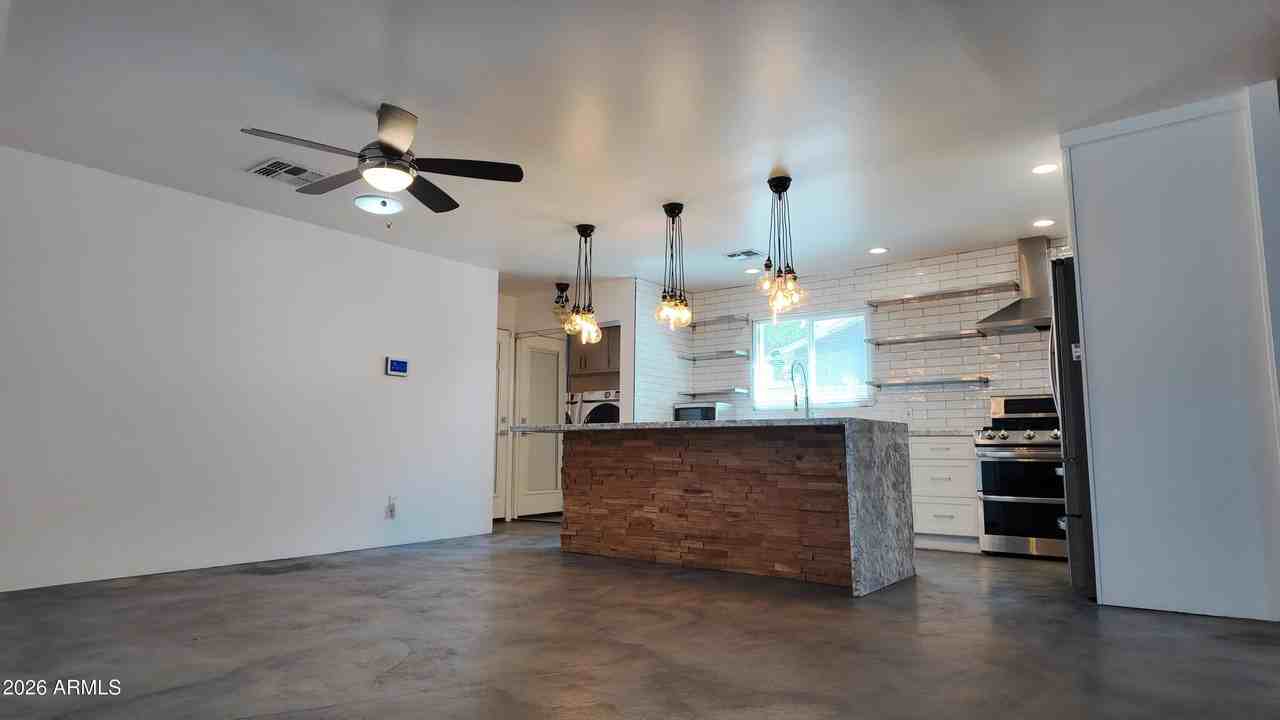 8637 E Keim Dr - Photo 4 of 18
