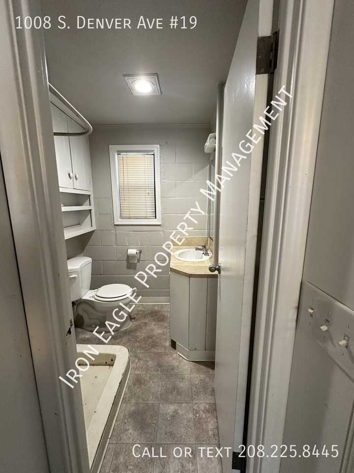 1008 S Denver Ave - Photo 3 of 7