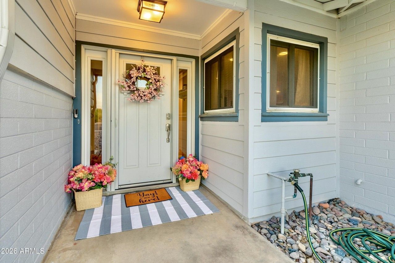 8249 E Redwing Rd - Photo 4 of 50