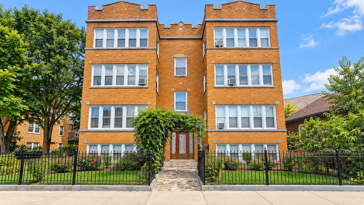 4646 W Addison St #3W
