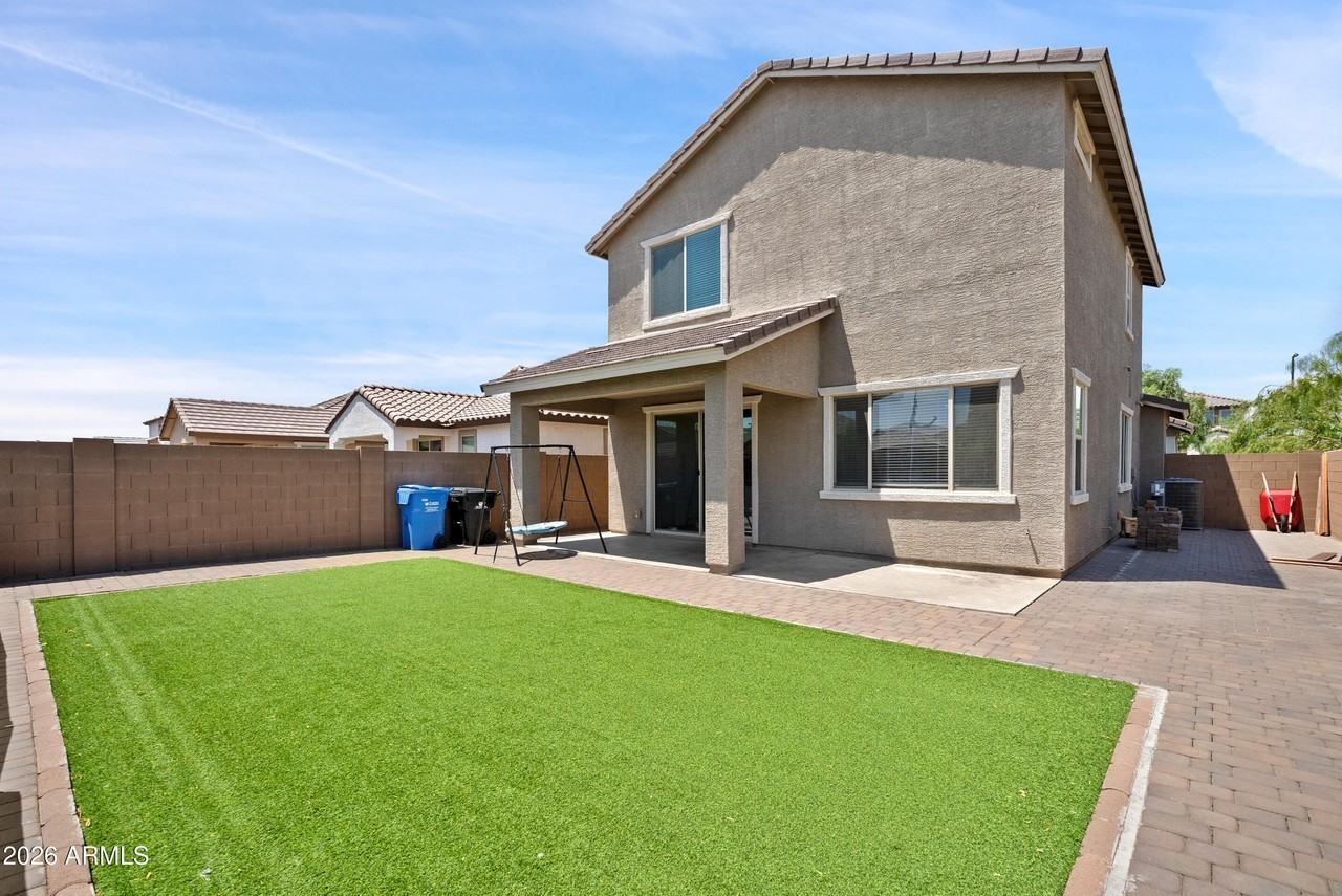 9207 W Sells Dr - Photo 2 of 12
