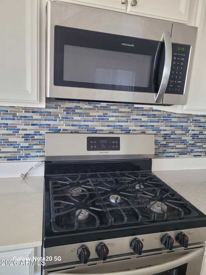9207 W Sells Dr - Photo 5 of 12