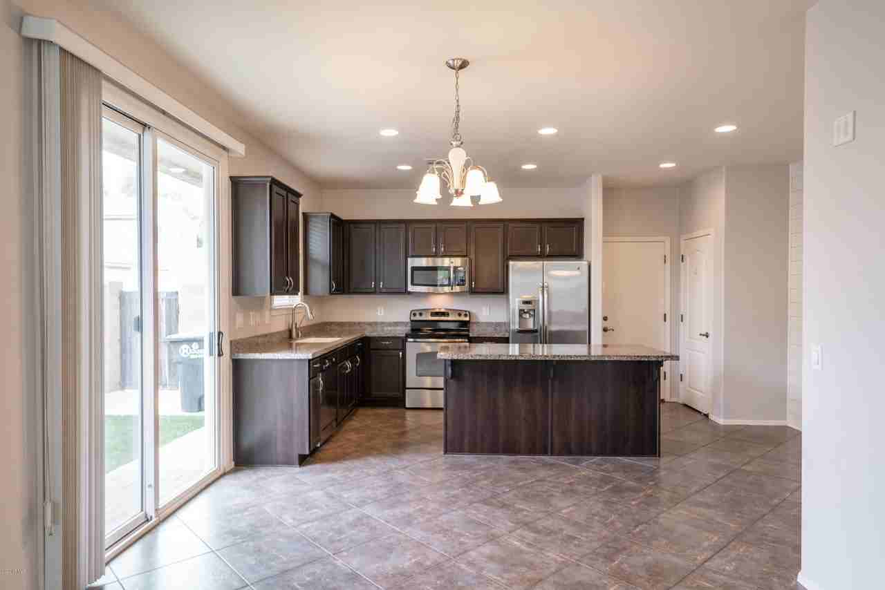 4060 E Vest Ave - Photo 6 of 35