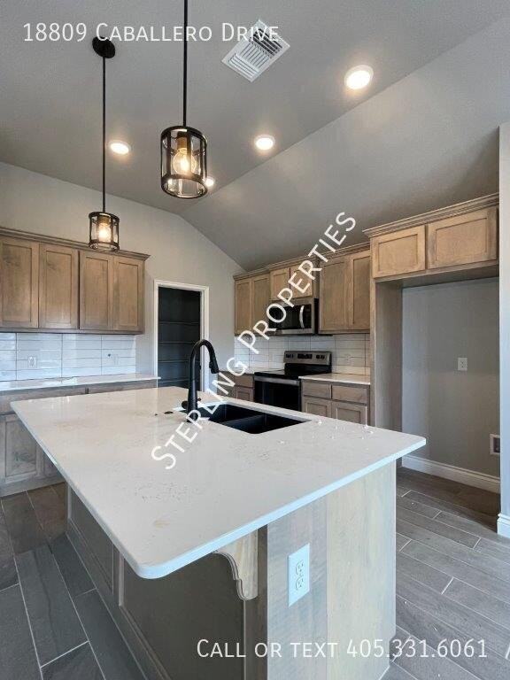 18809 Caballero Dr - Photo 7 of 24