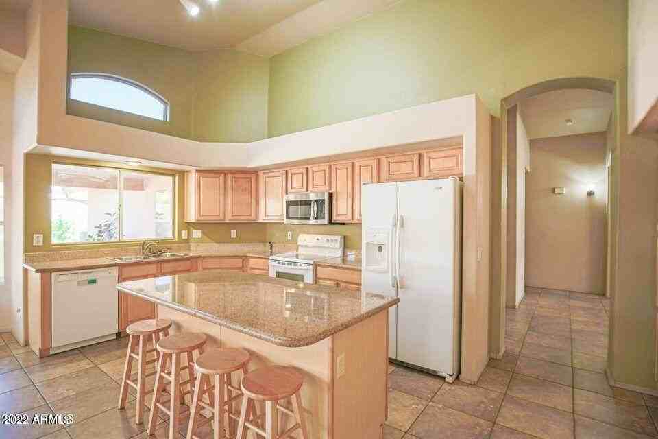 2337 N 123rd Ln - Photo 5 of 18